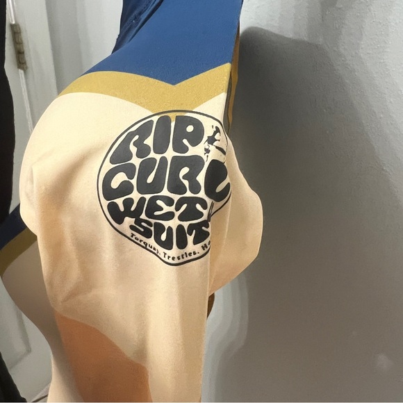 Rip Curl Long Sleeve Women’s Swimsuit G-Bomb - Picture 4 of 5